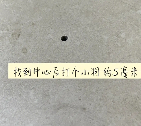 水磨沟瓷砖空鼓维修公司专业解答在瓷砖铺贴过程中，如果砂料搅拌不均匀，将会带来以下问题